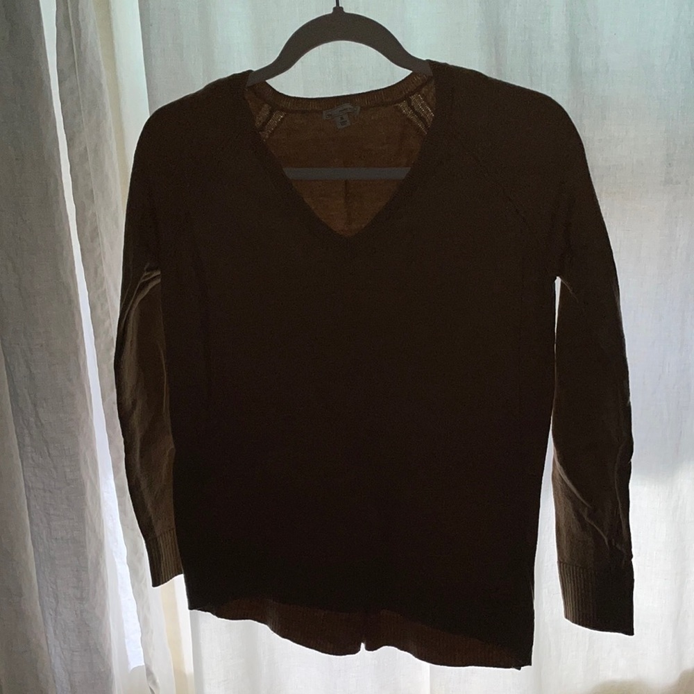 Tan Long Sleeved V-Neck Sweater from the Gap.